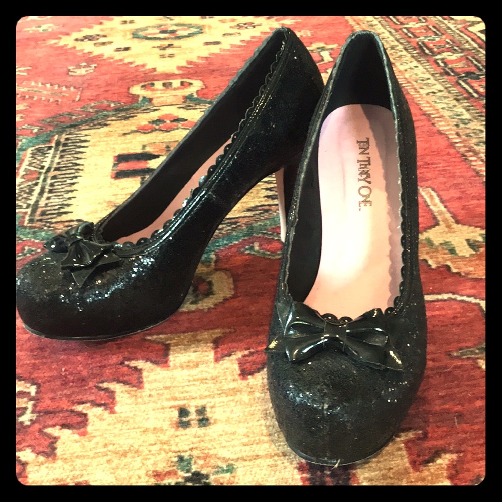 Black sequin platform bow heels-worn once!